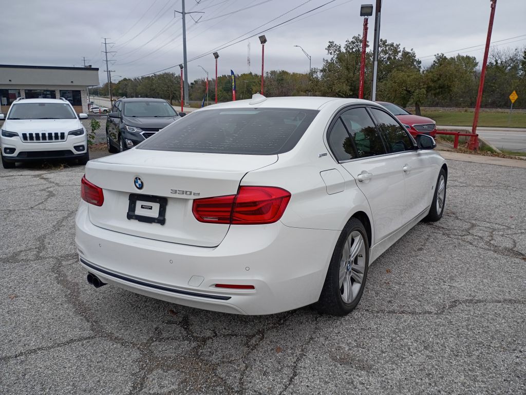 2017 BMW 3 Series Image 7