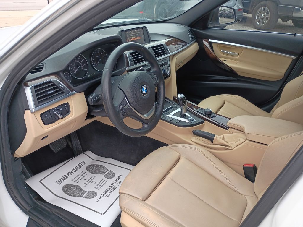 2017 BMW 3 Series Image 9