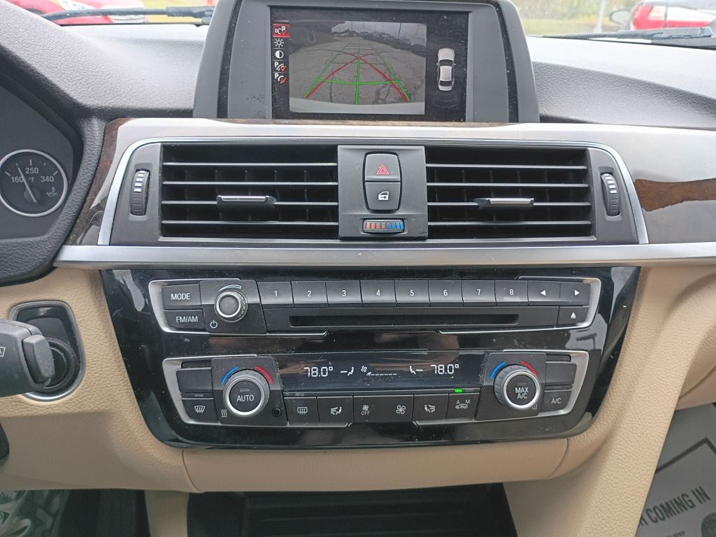 2017 BMW 3 Series Image 15