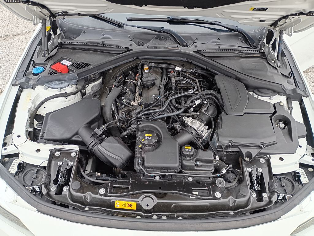 2017 BMW 3 Series Image 19