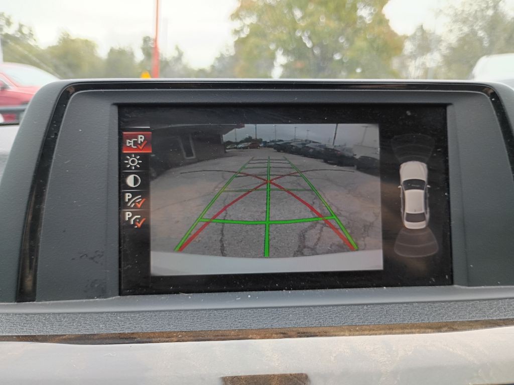 2017 BMW 3 Series Image 13