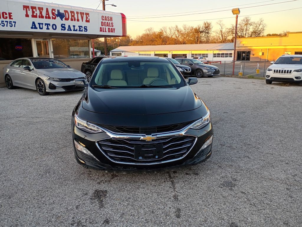 2021 Chevrolet Malibu Image 2