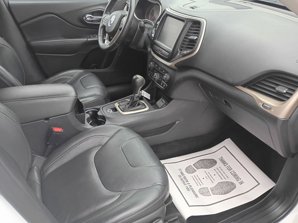 2016 Jeep Cherokee Image 16