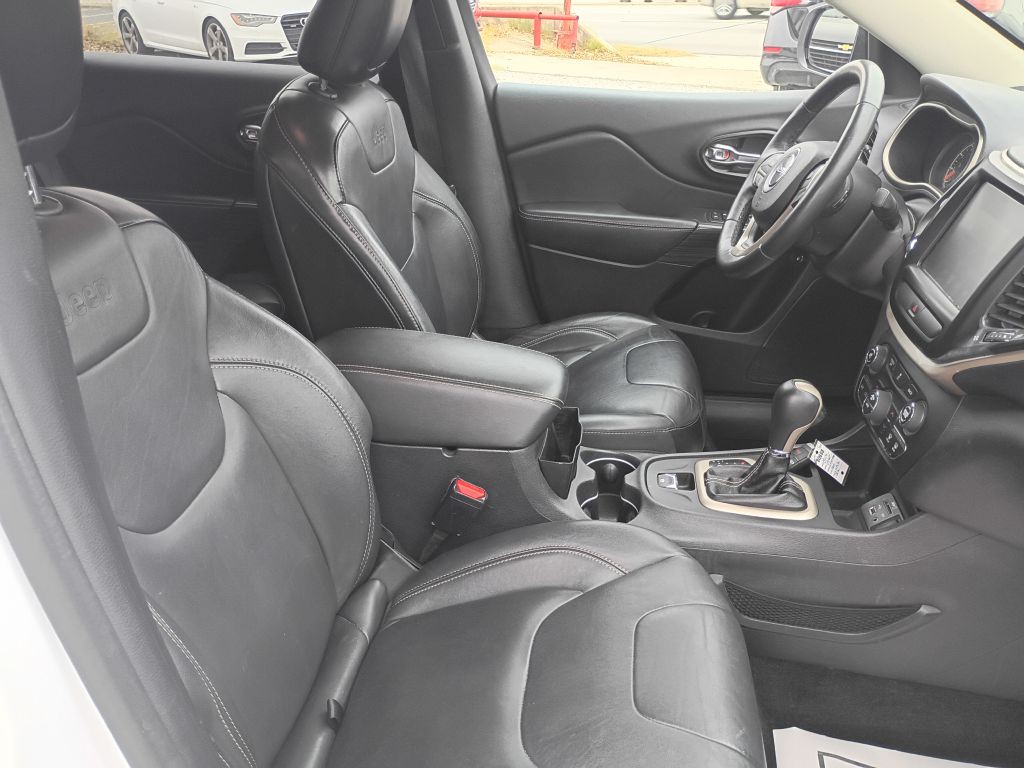 2016 Jeep Cherokee Image 17