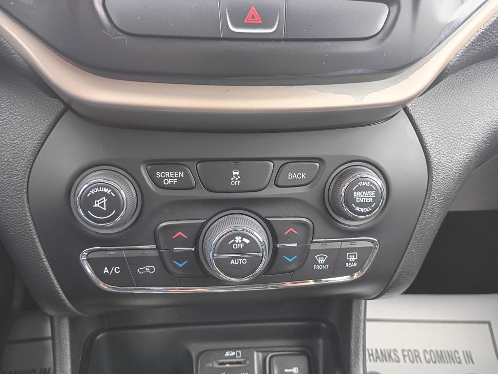 2016 Jeep Cherokee Image 23