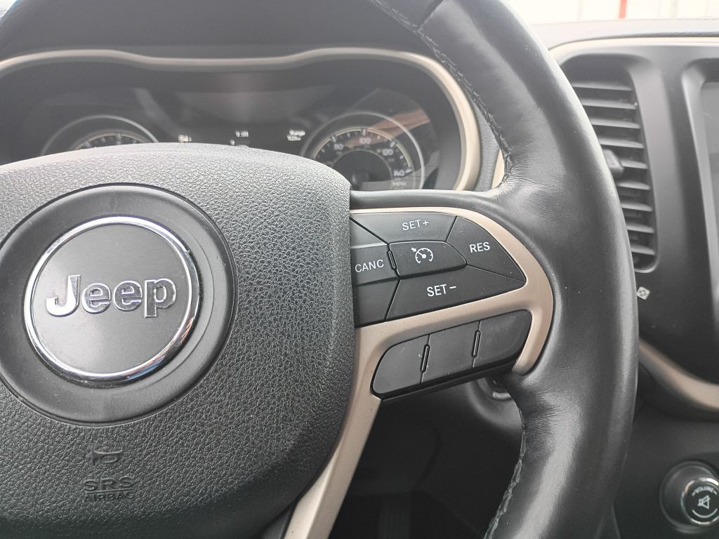 2016 Jeep Cherokee Image 26