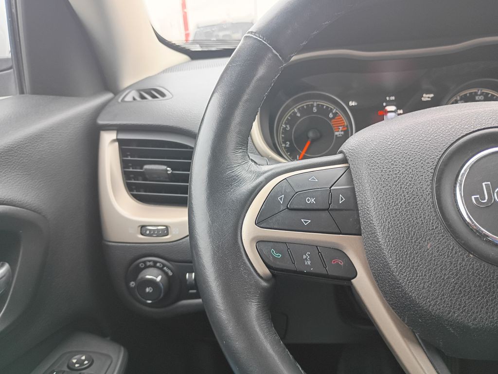 2016 Jeep Cherokee Image 27