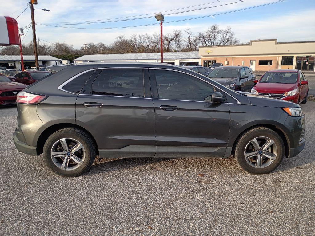 2020 Ford Edge Image 8