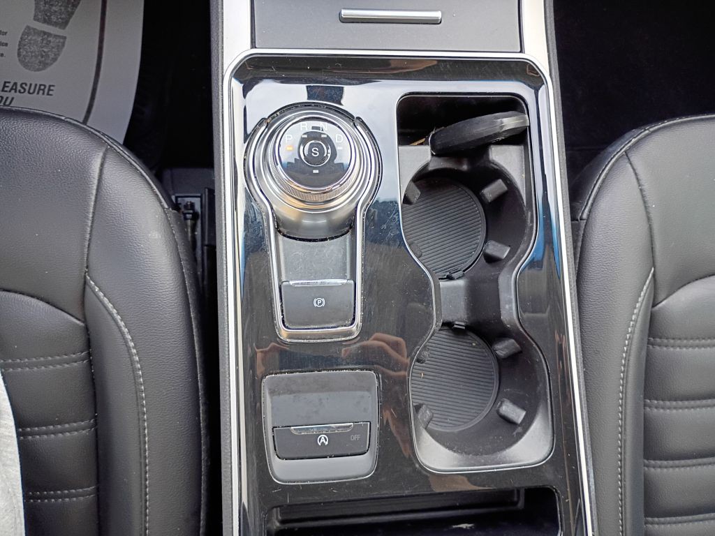 2020 Ford Edge Image 17