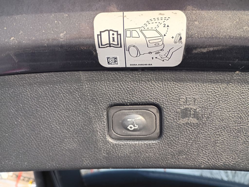 2020 Ford Edge Image 20