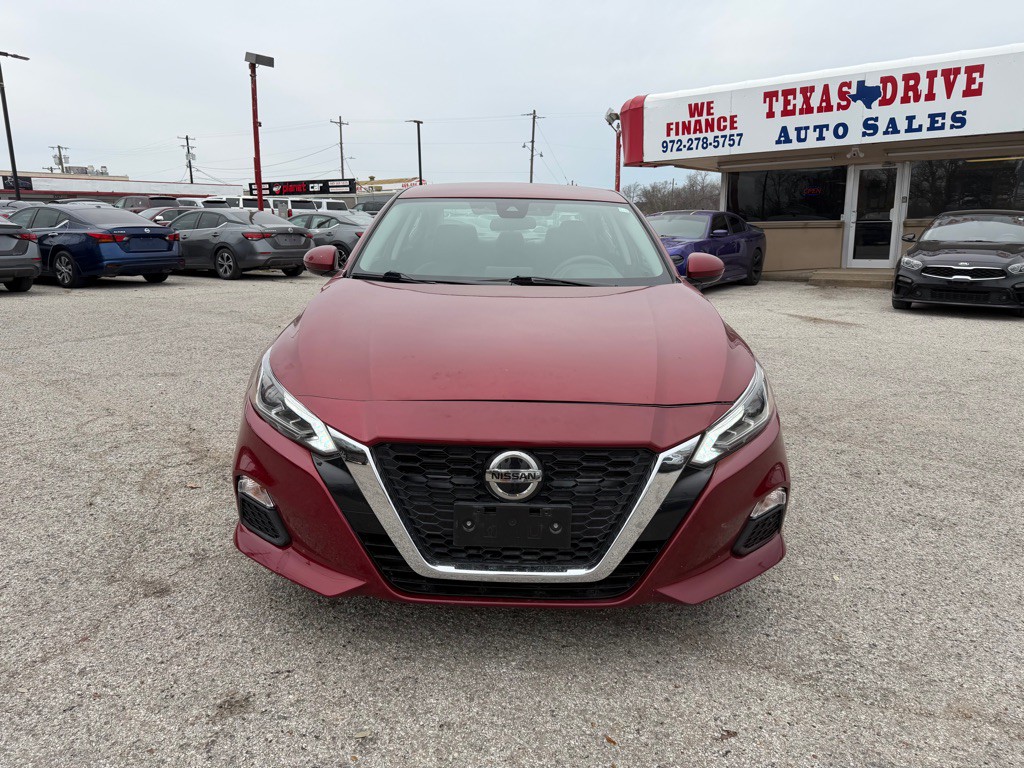 2022 Nissan Altima Image 2