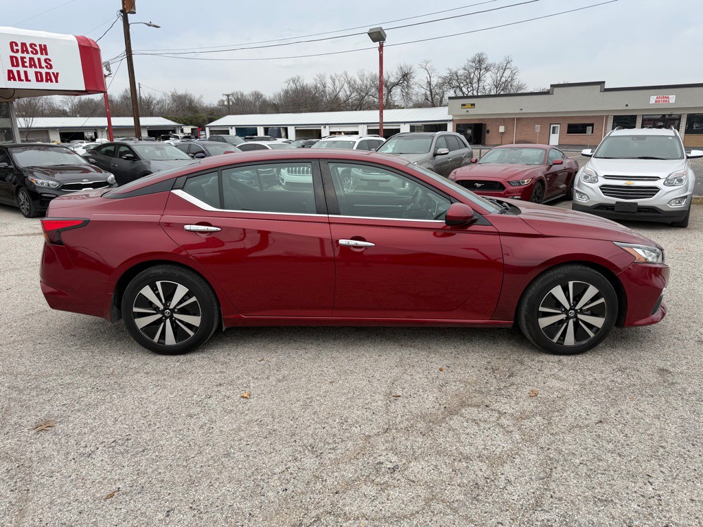 2022 Nissan Altima Image 8