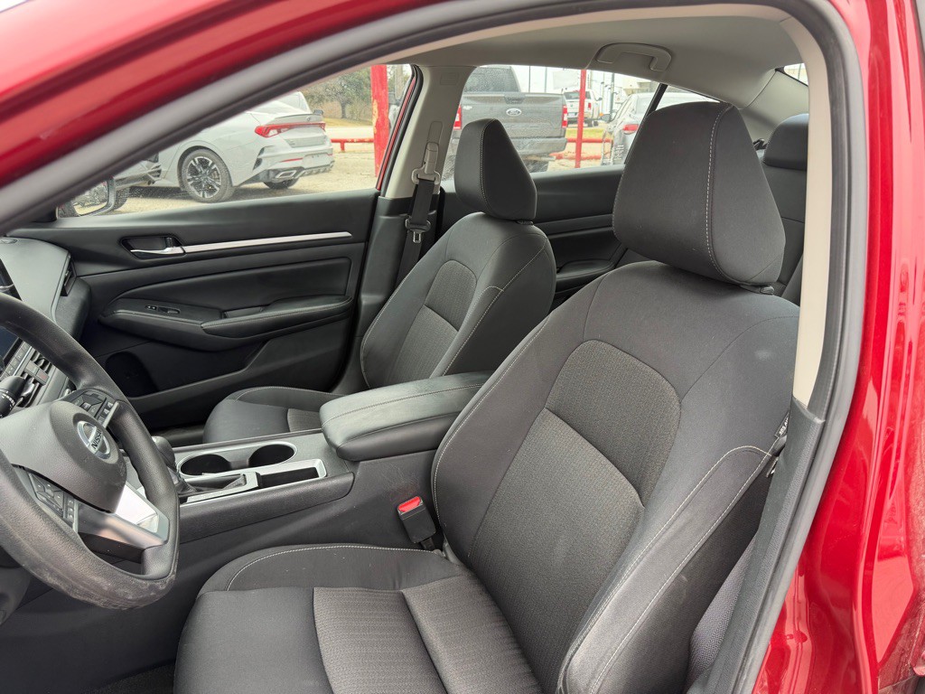 2022 Nissan Altima Image 11