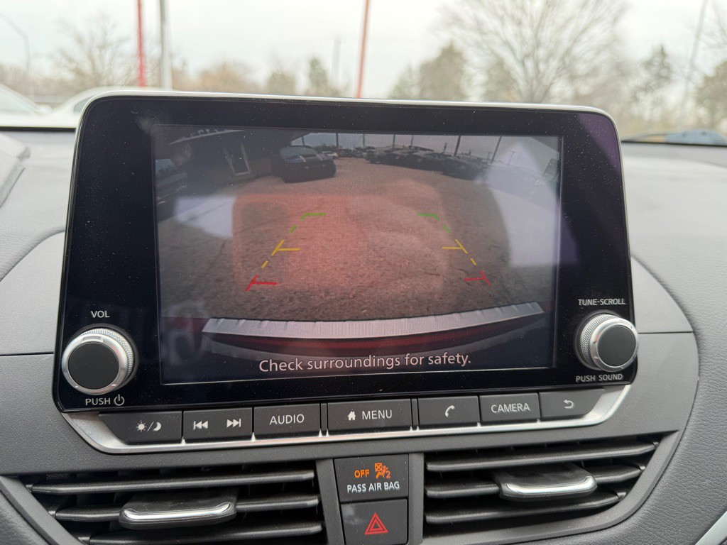 2022 Nissan Altima Image 15