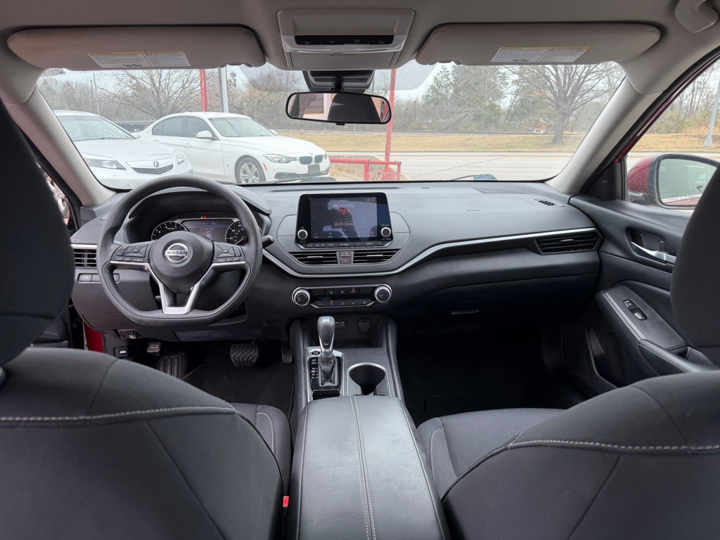 2022 Nissan Altima Image 18