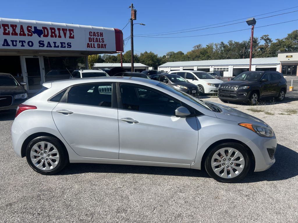2017 Hyundai Elantra Image 4