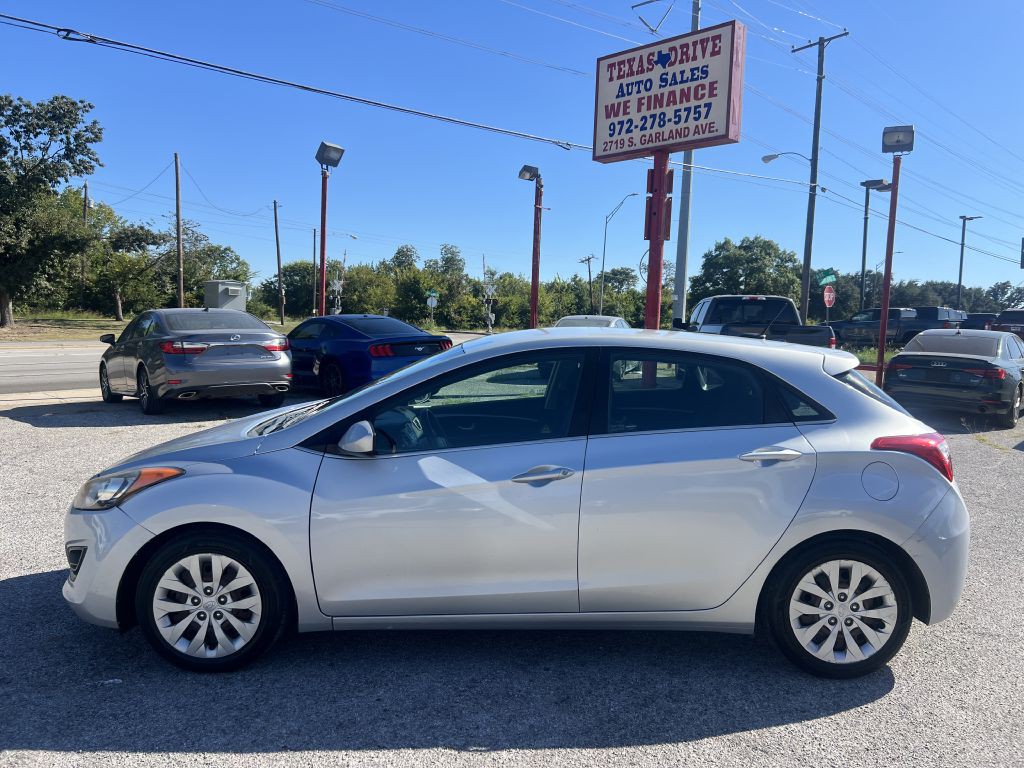 2017 Hyundai Elantra Image 8