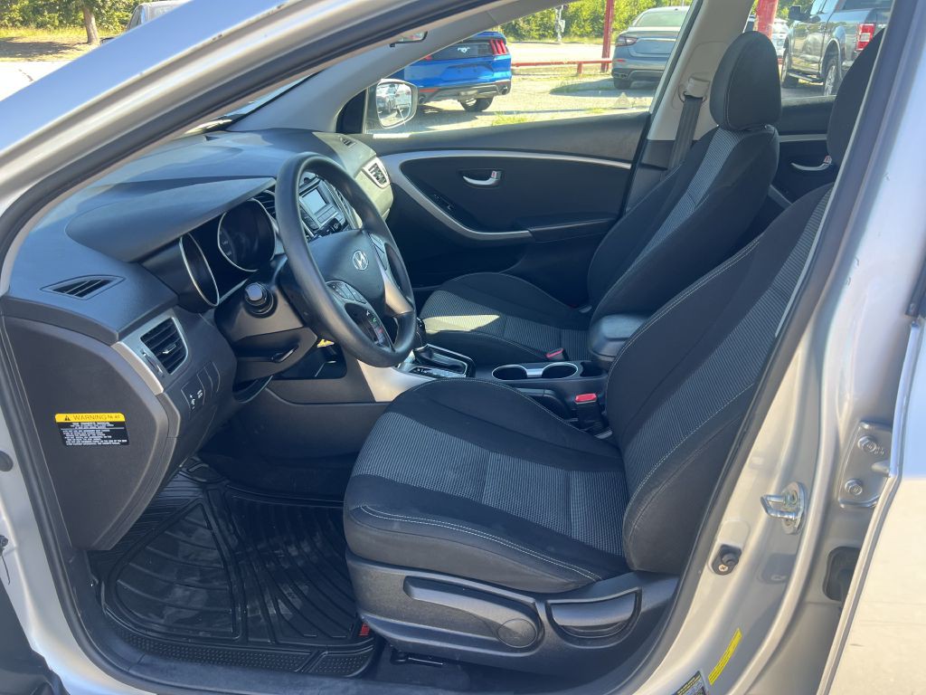 2017 Hyundai Elantra Image 9