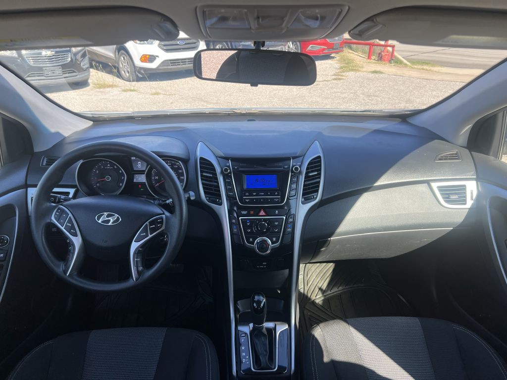 2017 Hyundai Elantra Image 13