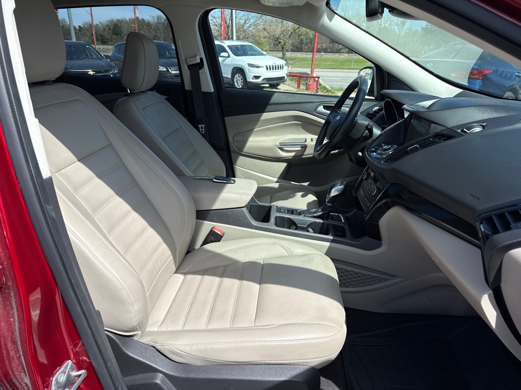 2019 Ford Escape Image 16