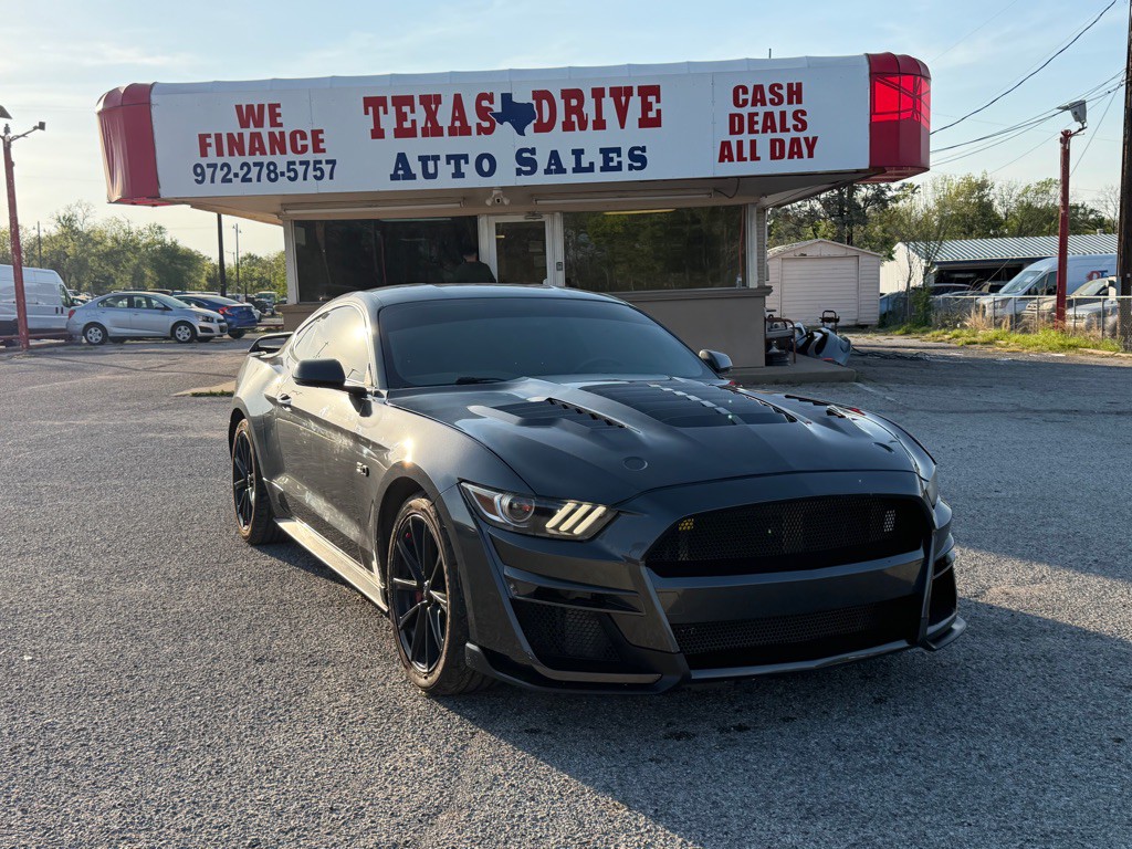 2017 Ford Mustang Image 1