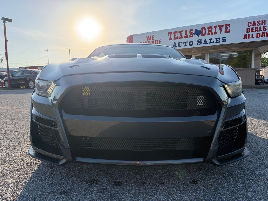 2017 Ford Mustang Image 22