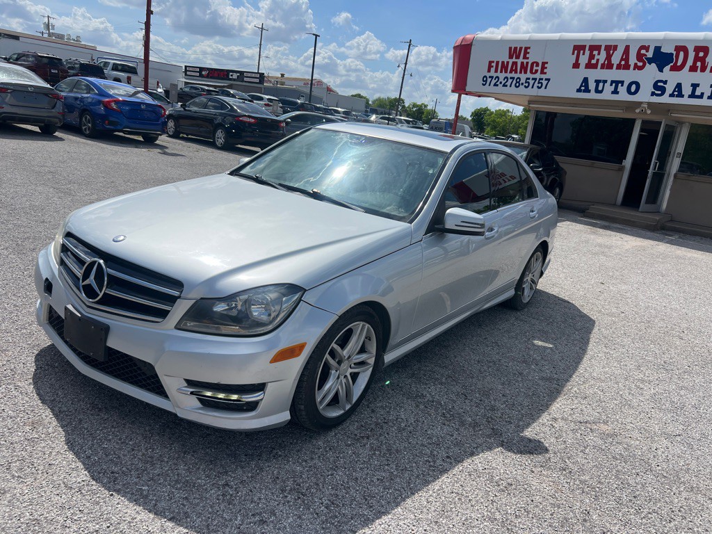 2014 Mercedes-Benz C-Class Image 1
