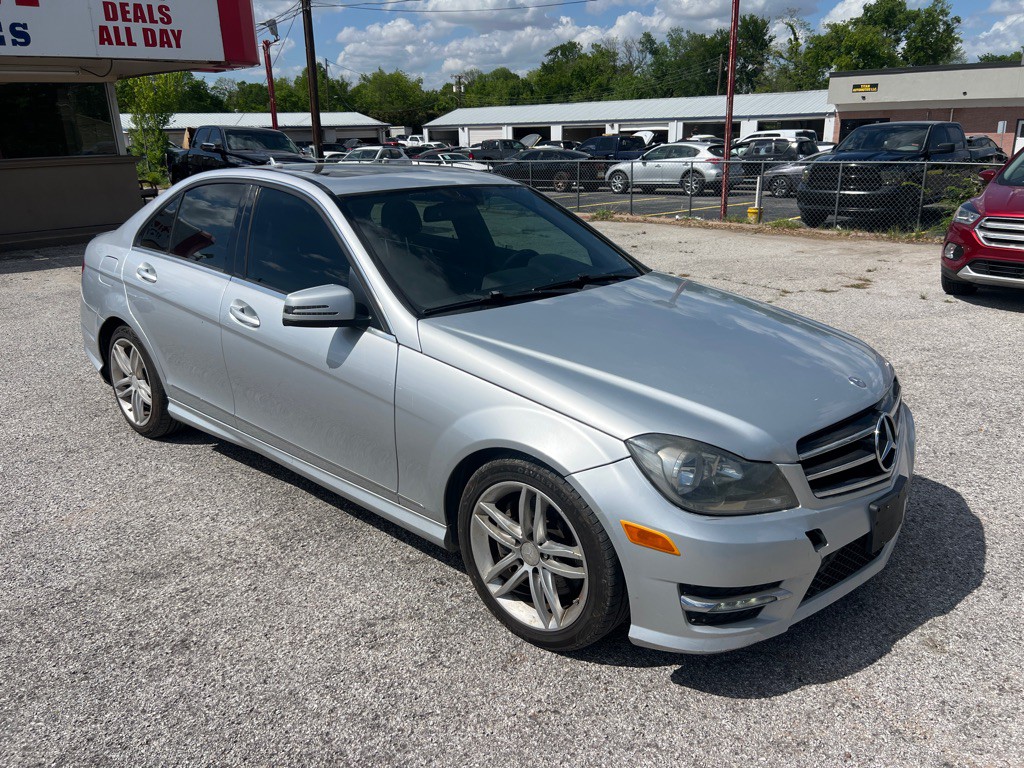2014 Mercedes-Benz C-Class Image 3