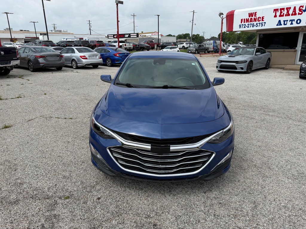 2023 Chevrolet Malibu Image 2