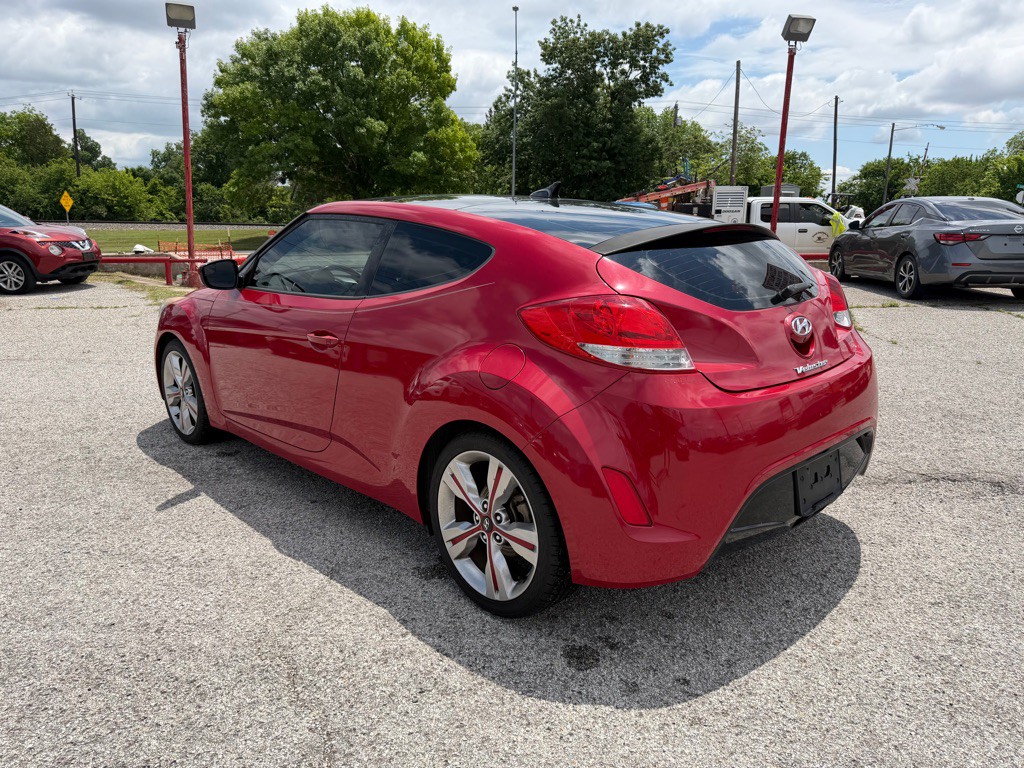 2016 Hyundai Veloster Image 5