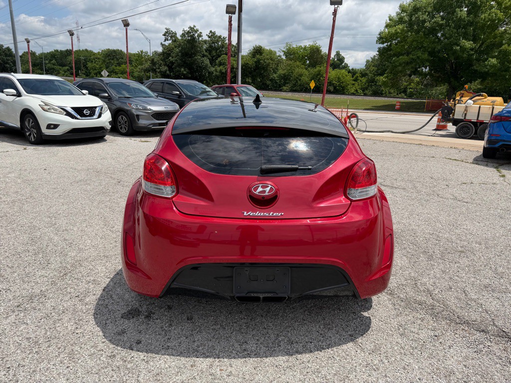 2016 Hyundai Veloster Image 6