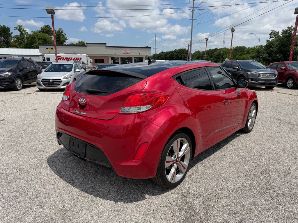 2016 Hyundai Veloster Image 7