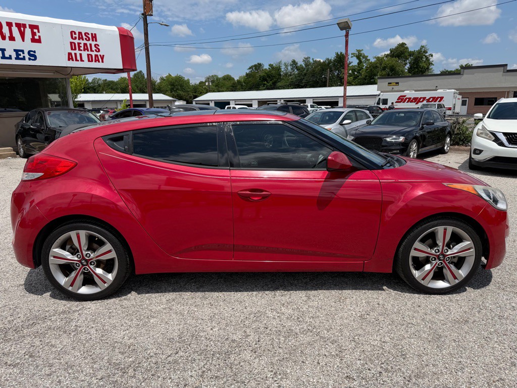 2016 Hyundai Veloster Image 8