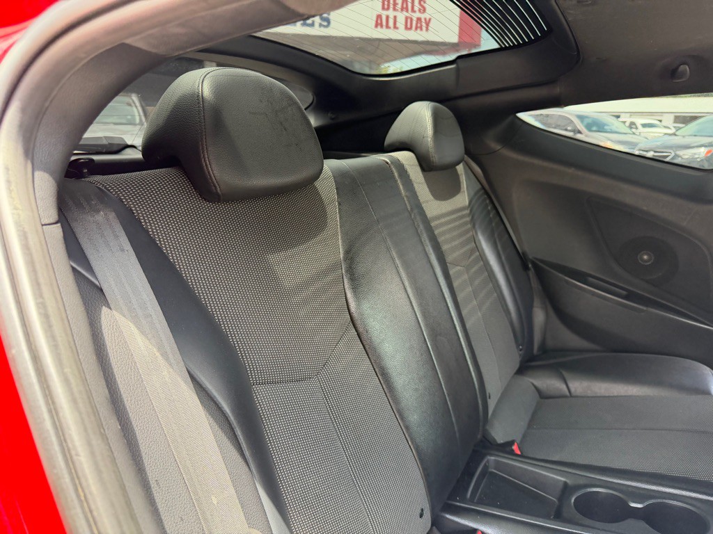 2016 Hyundai Veloster Image 21