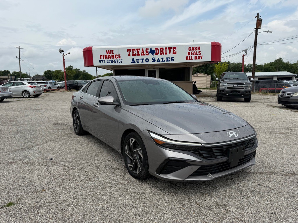 2024 Hyundai Elantra Image 1