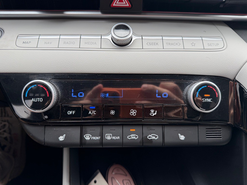 2024 Hyundai Elantra Image 16