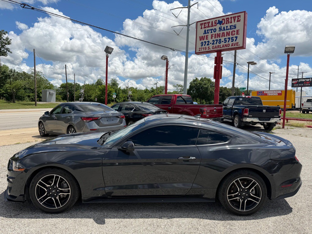 2022 Ford Mustang Image 4