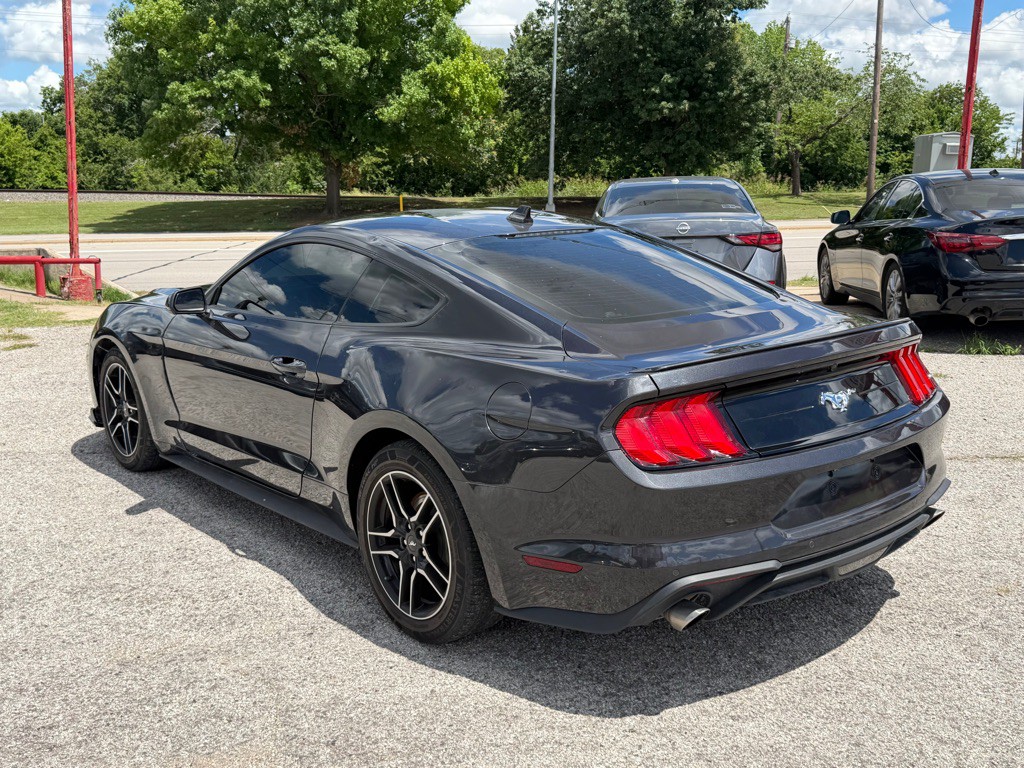 2022 Ford Mustang Image 5