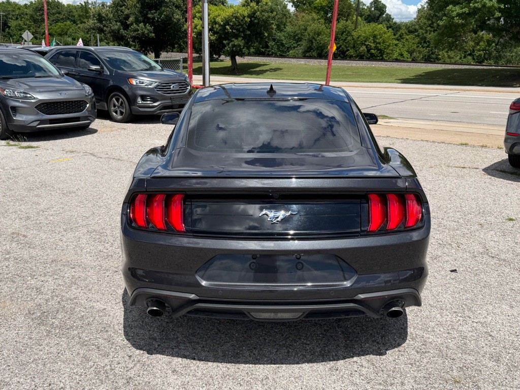 2022 Ford Mustang Image 6