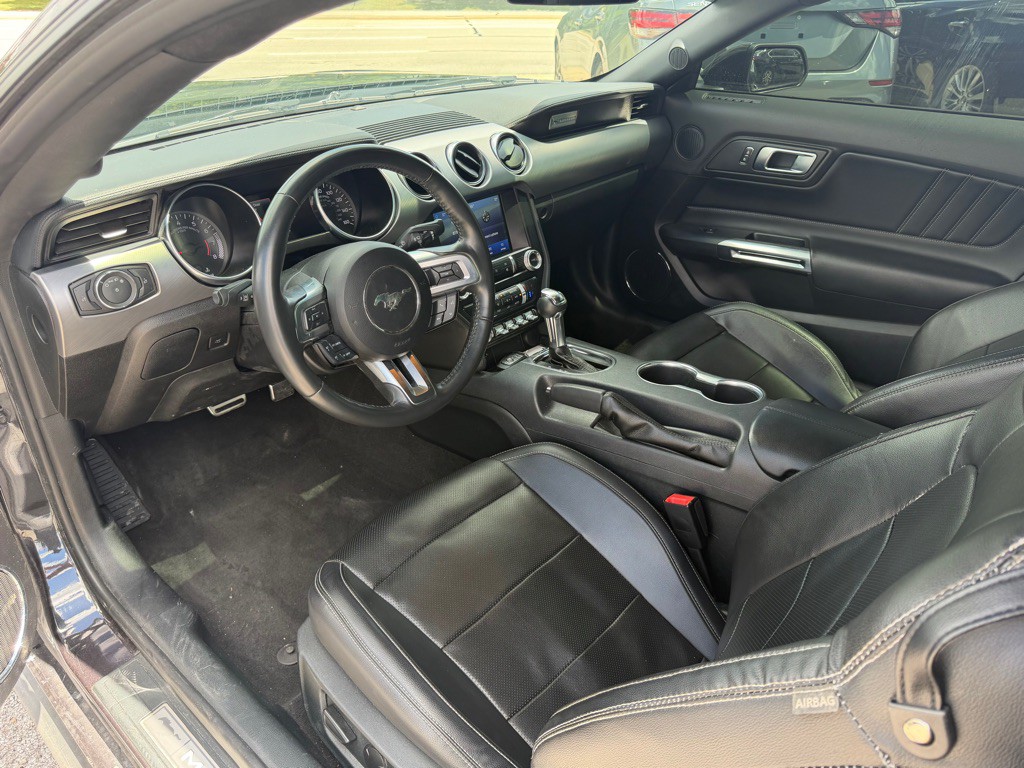 2022 Ford Mustang Image 9