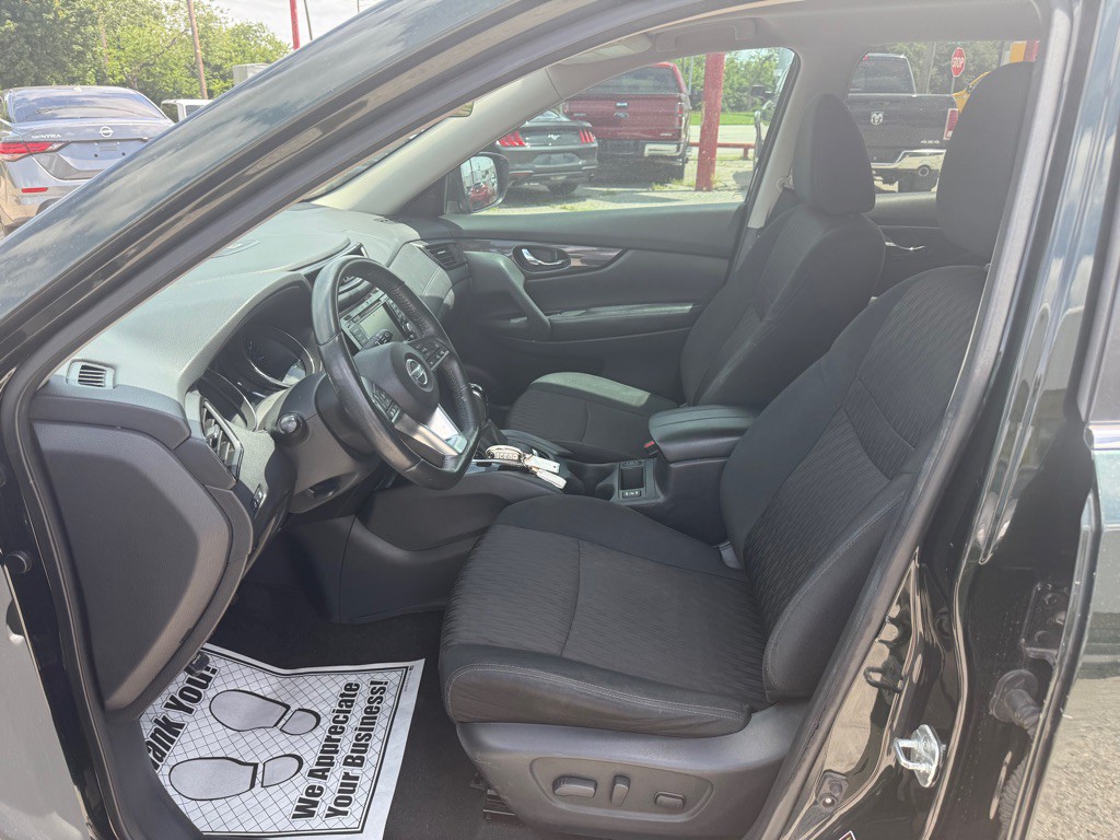 2018 Nissan Rogue Image 9