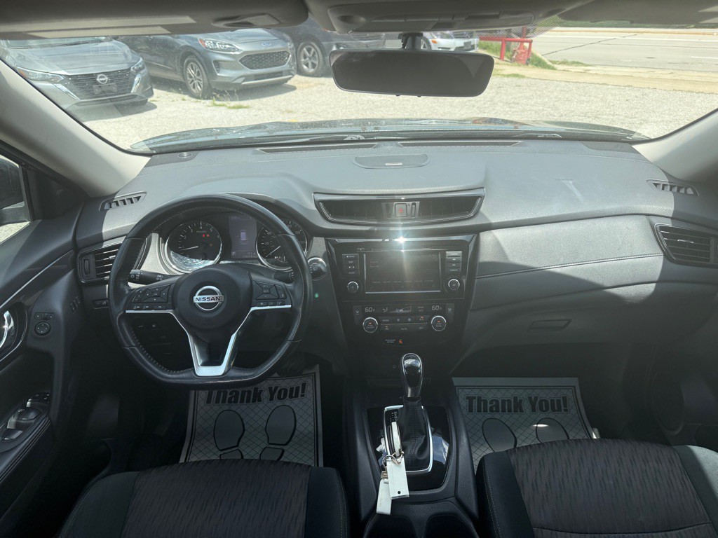 2018 Nissan Rogue Image 12