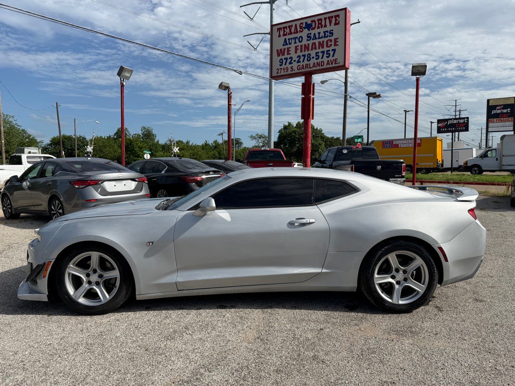 2018 Chevrolet Camaro Image 4