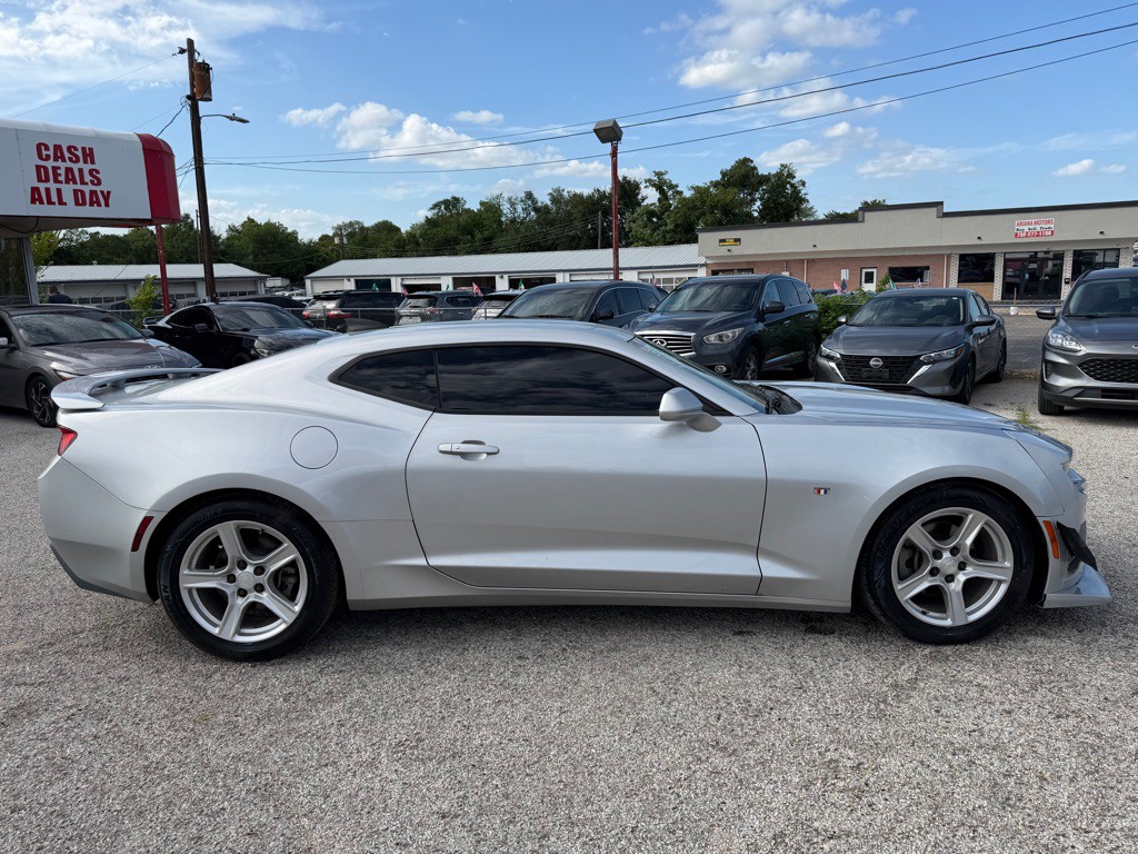 2018 Chevrolet Camaro Image 8
