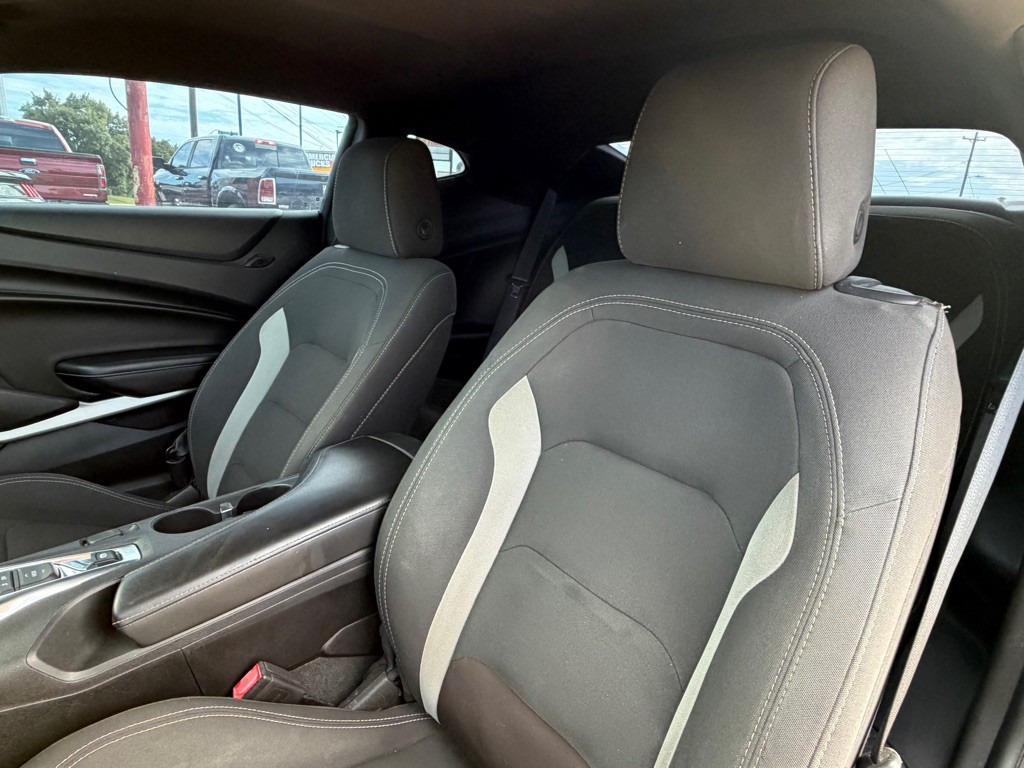 2018 Chevrolet Camaro Image 11