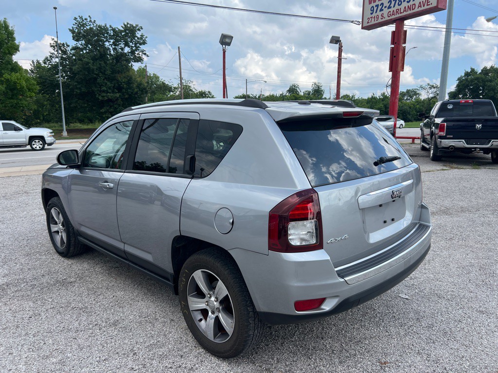 2017 Jeep Compass Image 4