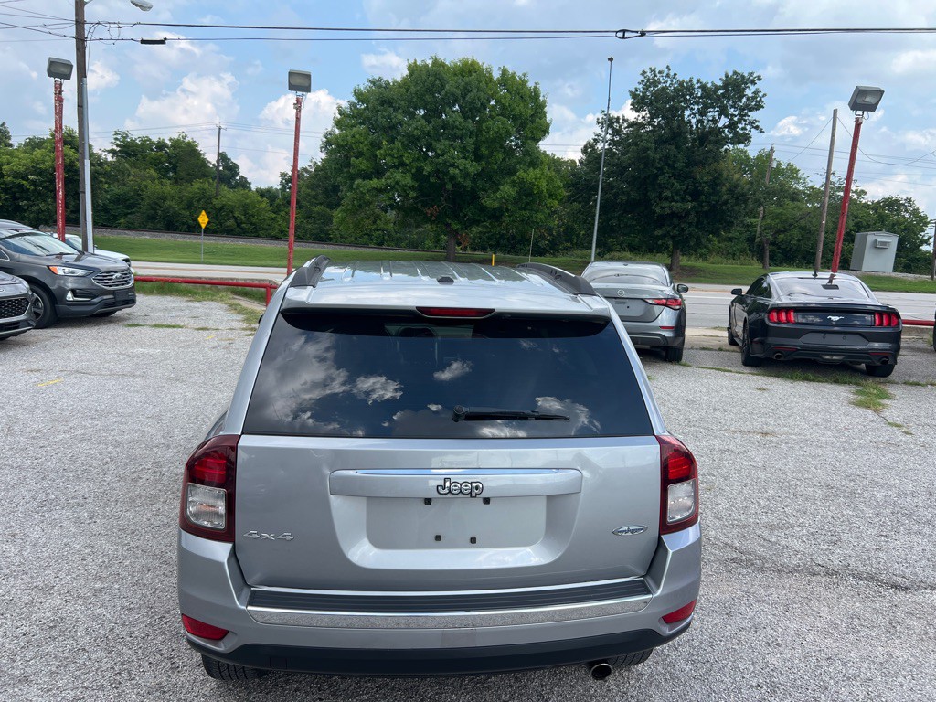 2017 Jeep Compass Image 5