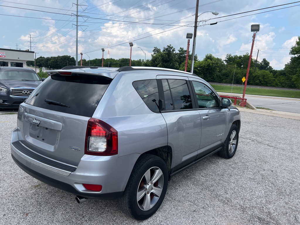 2017 Jeep Compass Image 6