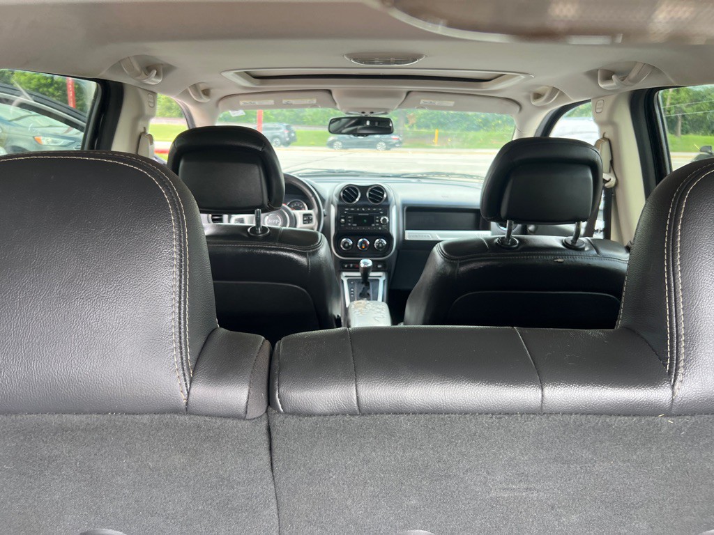 2017 Jeep Compass Image 16