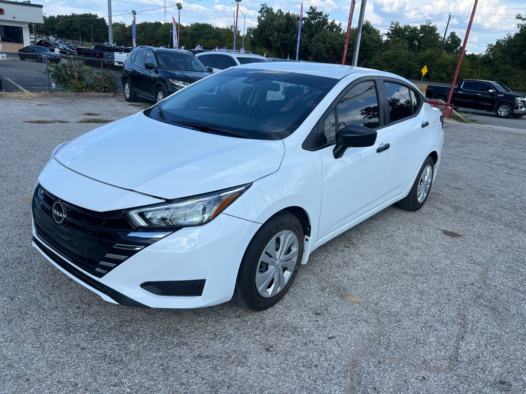 2025 Nissan Versa Image 1